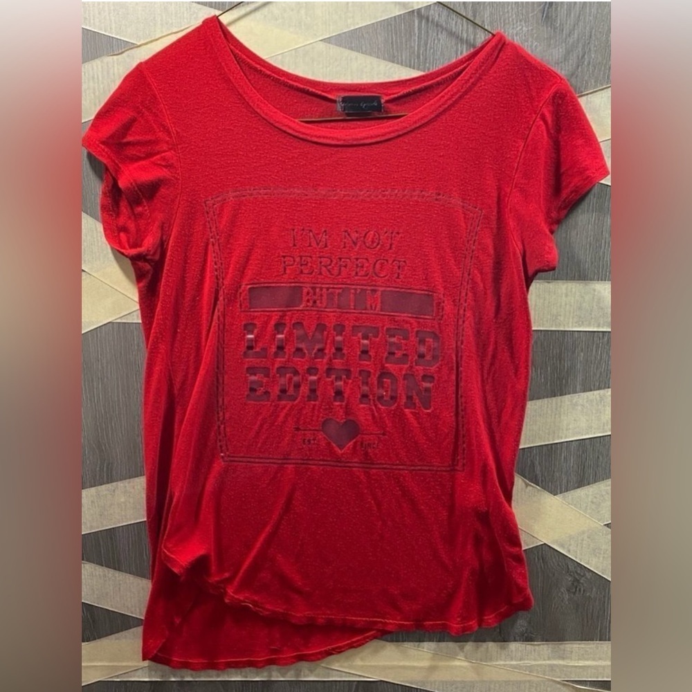 Urban Episode LE T-shirt Sz Small Red/Black